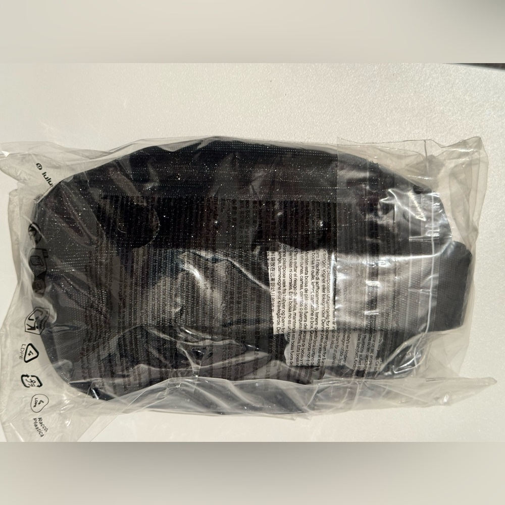 Lululemon Everywhere Belt Bag - Picture 7 of 14